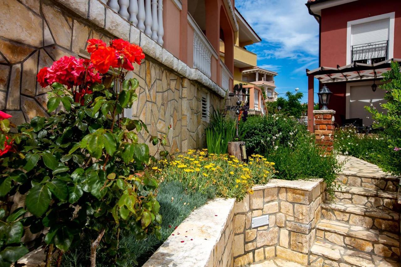 Kastell Apartments Lopar Exterior photo
